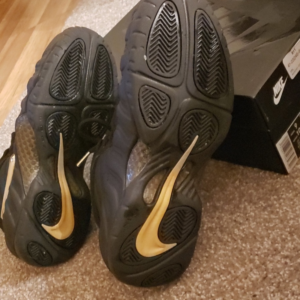 Nike Foamposite Pro Balck and gold with box - Picture 2 of 7